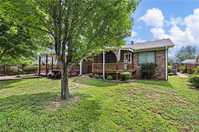3215 Huntington Cove, Russellville, AR 72802