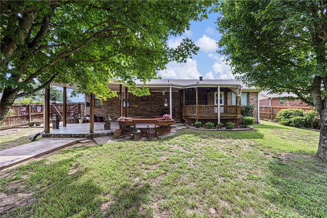 3215 Huntington Cove, Russellville, AR 72802