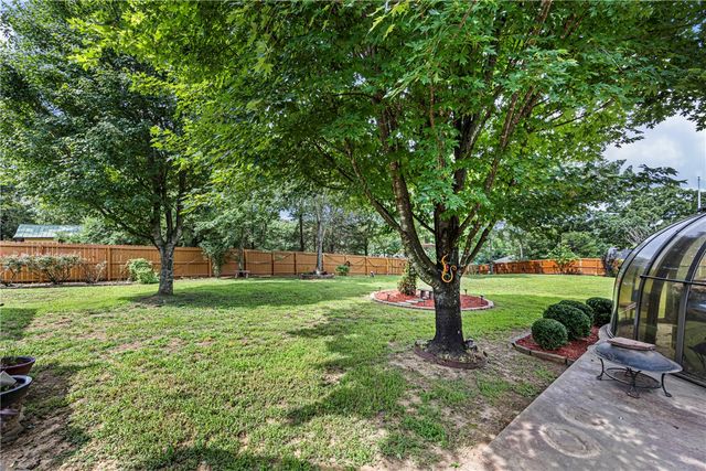 3215 Huntington Cove, Russellville, AR 72802