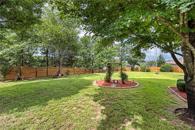 3215 Huntington Cove, Russellville, AR 72802