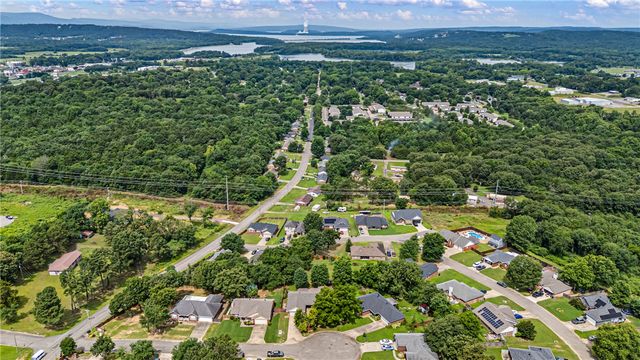 3215 Huntington Cove, Russellville, AR 72802