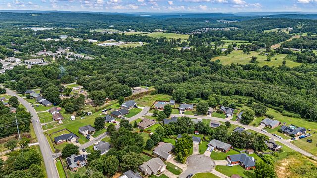 3215 Huntington Cove, Russellville, AR 72802