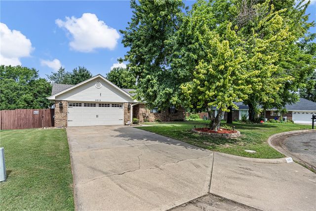 3215 Huntington Cove, Russellville, AR 72802