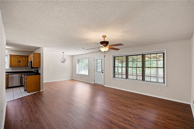 3215 Huntington Cove, Russellville, AR 72802