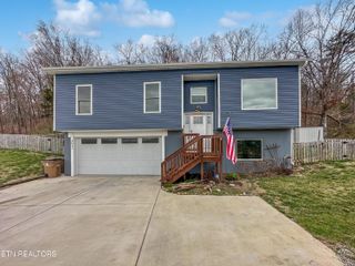 2817 Greenway Drive, Knoxville, TN 37918
