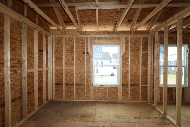 69 Banyan Drive, Lewis Center, OH 43035