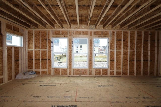 69 Banyan Drive, Lewis Center, OH 43035