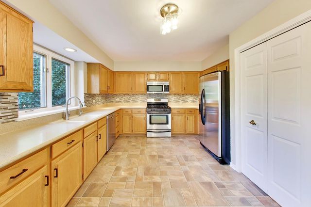 250 Knoll Street, Wheaton, IL 60187