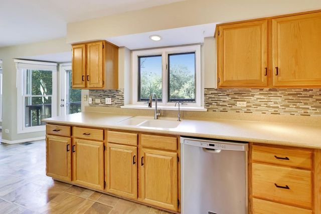 250 Knoll Street, Wheaton, IL 60187