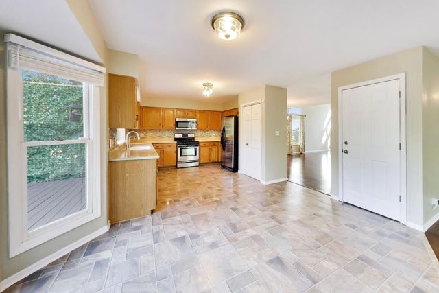 250 Knoll Street, Wheaton, IL 60187