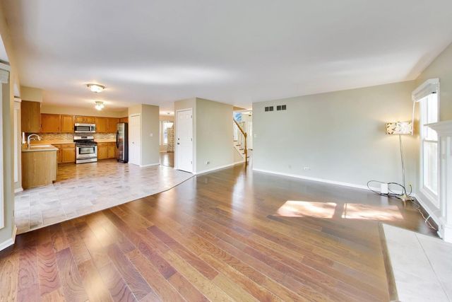 250 Knoll Street, Wheaton, IL 60187