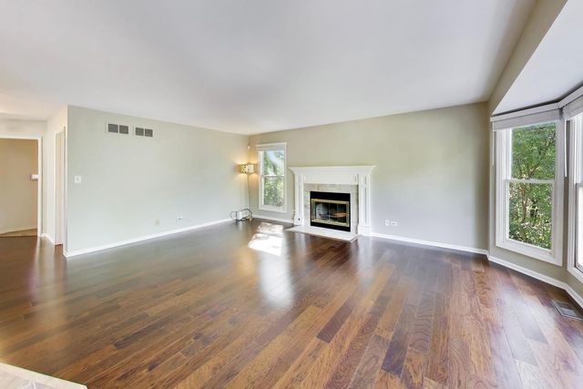 250 Knoll Street, Wheaton, IL 60187