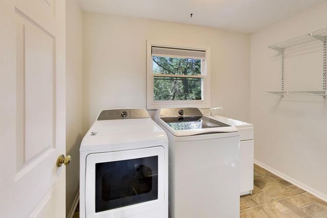 250 Knoll Street, Wheaton, IL 60187