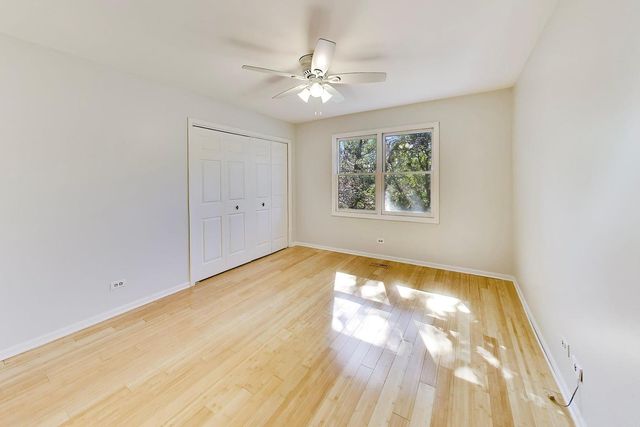 250 Knoll Street, Wheaton, IL 60187