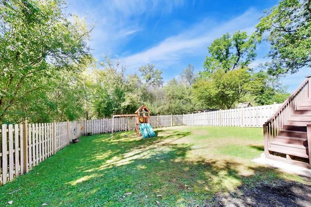 250 Knoll Street, Wheaton, IL 60187