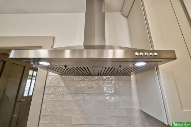 5115 Davenport Street, Omaha, NE 68132