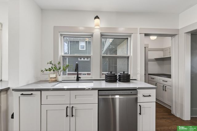 5115 Davenport Street, Omaha, NE 68132