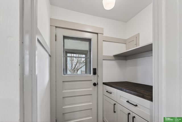 5115 Davenport Street, Omaha, NE 68132