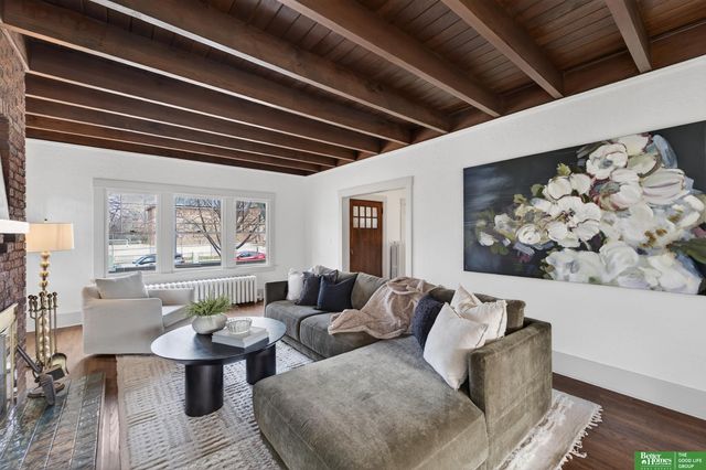 5115 Davenport Street, Omaha, NE 68132