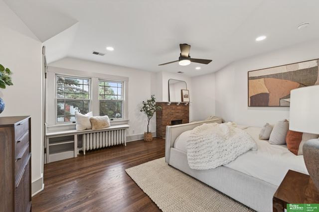 5115 Davenport Street, Omaha, NE 68132