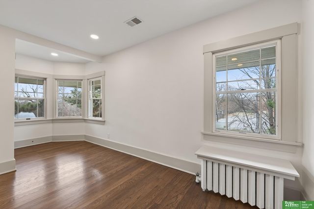 5115 Davenport Street, Omaha, NE 68132