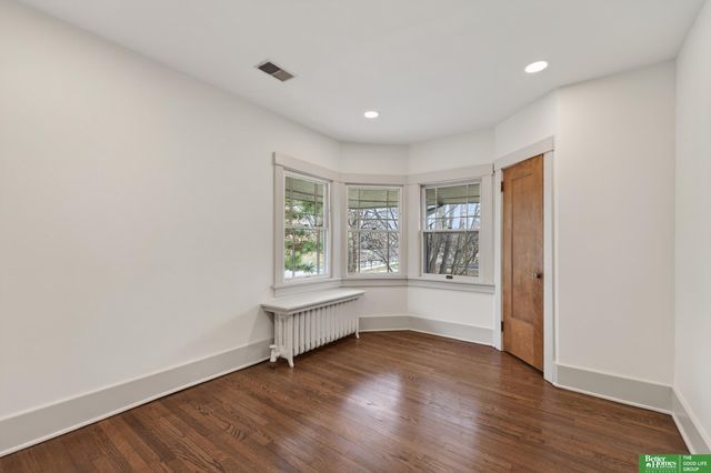 5115 Davenport Street, Omaha, NE 68132