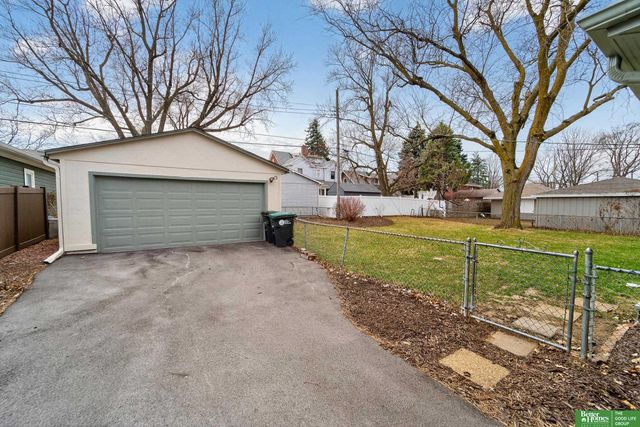 5115 Davenport Street, Omaha, NE 68132