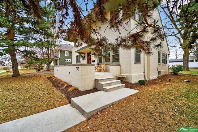 5115 Davenport Street, Omaha, NE 68132