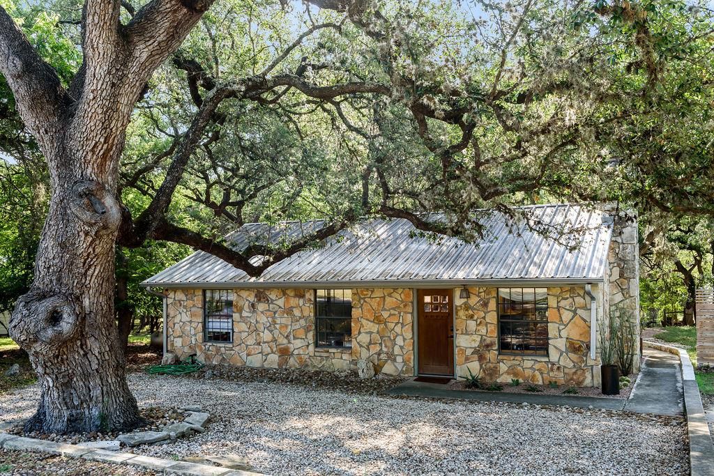 202 Leveritts LOOP, Wimberley, TX 78676