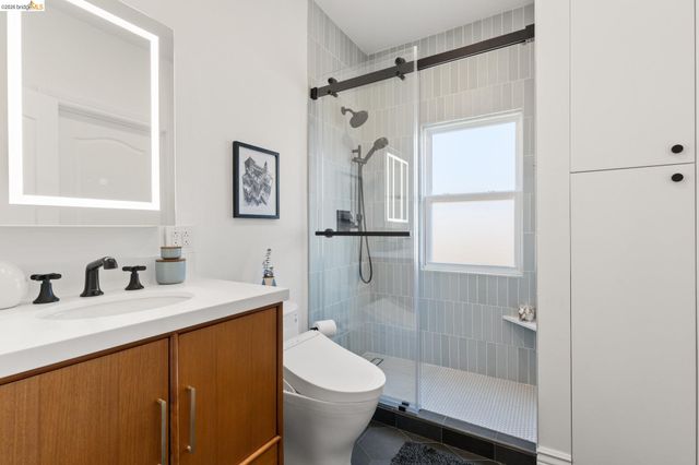 477 49Th St, Oakland, CA 94609