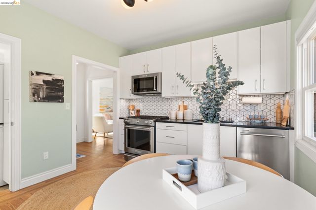 477 49Th St, Oakland, CA 94609