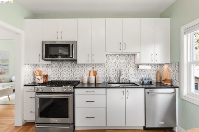 477 49Th St, Oakland, CA 94609