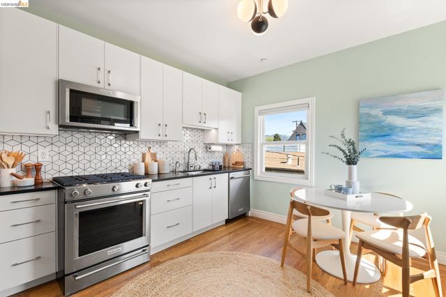 477 49Th St, Oakland, CA 94609