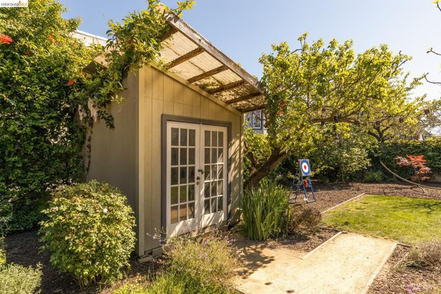 477 49Th St, Oakland, CA 94609