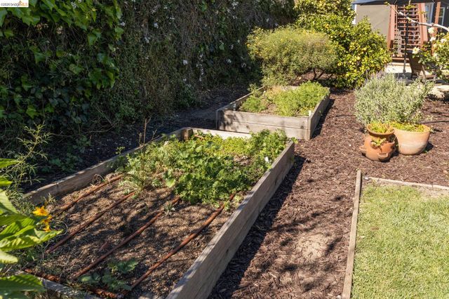 477 49Th St, Oakland, CA 94609