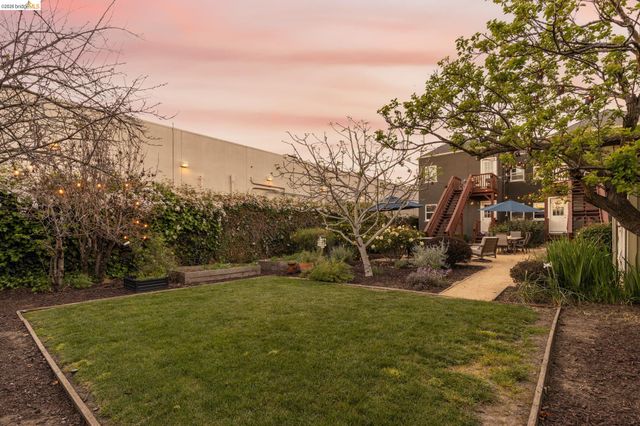 477 49Th St, Oakland, CA 94609