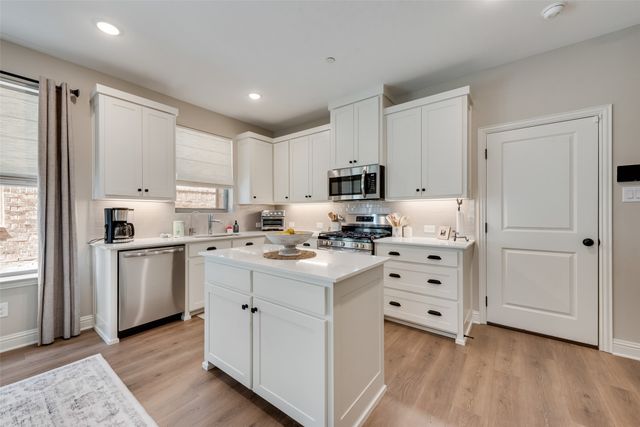 424 Parkside Drive, Argyle, TX 76226