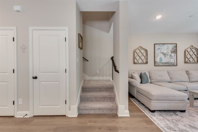 424 Parkside Drive, Argyle, TX 76226