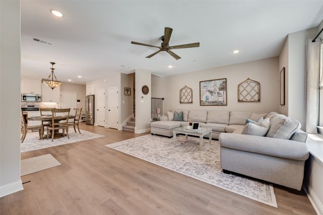 424 Parkside Drive, Argyle, TX 76226