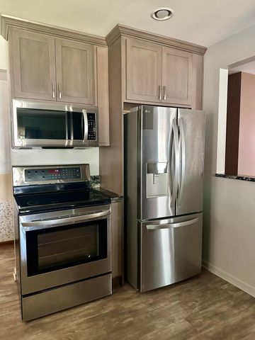 1753 N Silvery Lane, Dearborn City, MI 48128