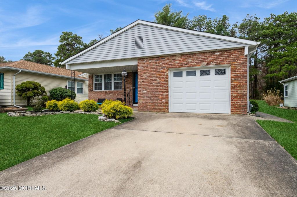 12 Paradise Boulevard, Toms River, NJ 08757