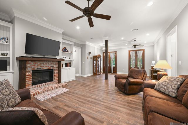 11067 Brown Rd, Denham Springs, LA 70726