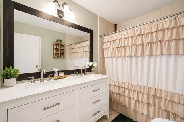 10 Springmeadow Drive, Kings Park, NY 11754