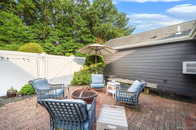 10 Springmeadow Drive, Kings Park, NY 11754