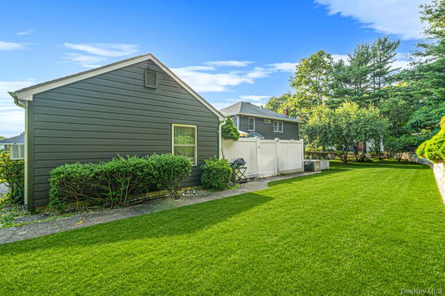 10 Springmeadow Drive, Kings Park, NY 11754
