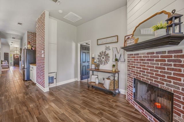 210 Southview Drive, Hudson Oaks, TX 76087