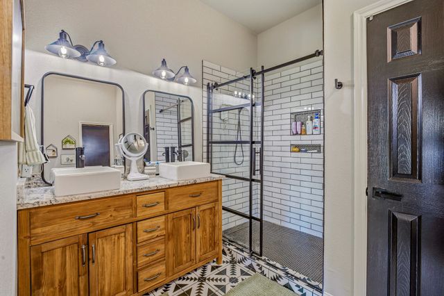 210 Southview Drive, Hudson Oaks, TX 76087