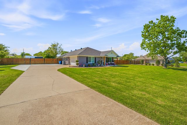 210 Southview Drive, Hudson Oaks, TX 76087