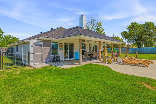 210 Southview Drive, Hudson Oaks, TX 76087