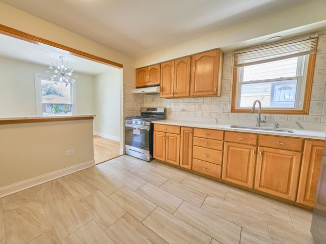18207 Ravisloe Terrace, Country Club Hills, IL 60478